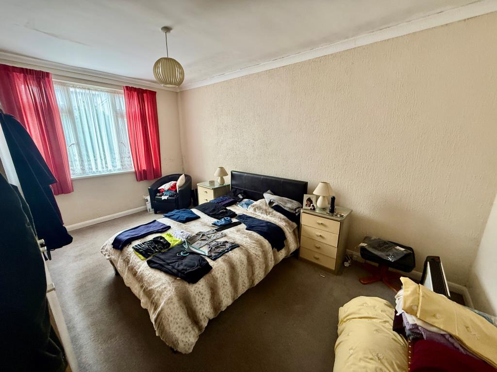 Lot: 55 - CAR FORECOURT, WORKSHOP AND RESIDENTIAL ACCOMMODATION - Bedroom one